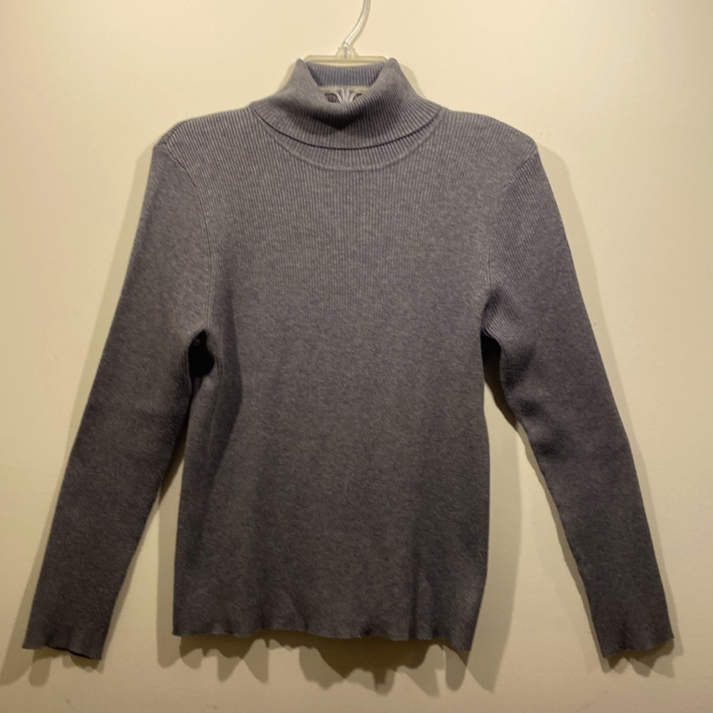 Chico’s size 2, gray, turtleneck sweater